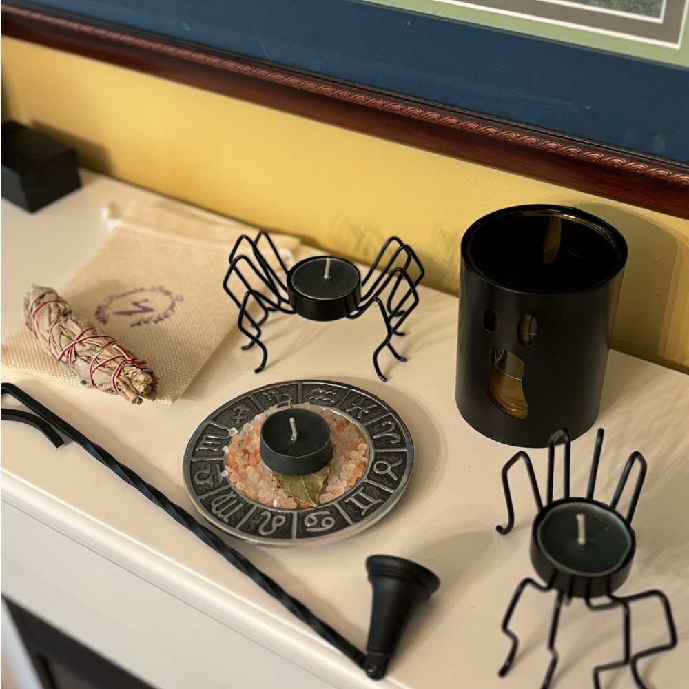 Black-Spider-Tealight Holder Gothic Halloween Decor NWT Ikea KUSTFYR Lmt Ed - Picture 3 of 4
